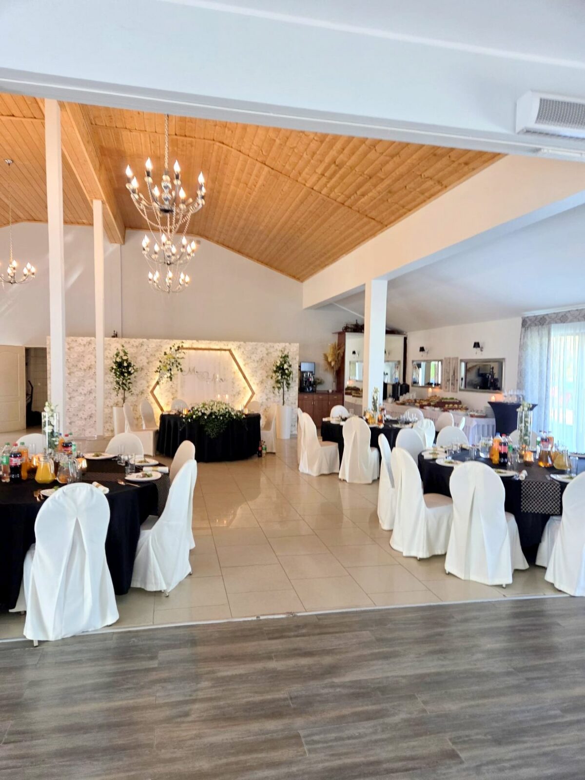 Sala Weselna OPAL Grzybowo, sala stoly