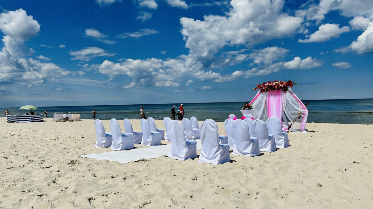 Ślub na plaży w Grzybowie, ceremonia nad morzem